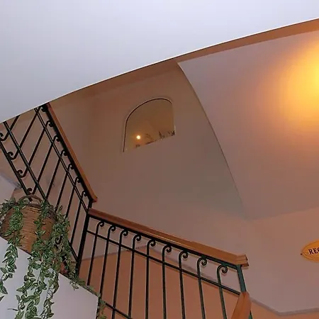 Hotel Roma 3*